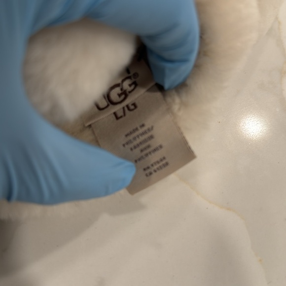 ✨ UGG® Genuine Dyed Shearling Suede Gloves– Chestnut – Ultra Soft & Gift-Ready ✨ - Picture 9 of 9